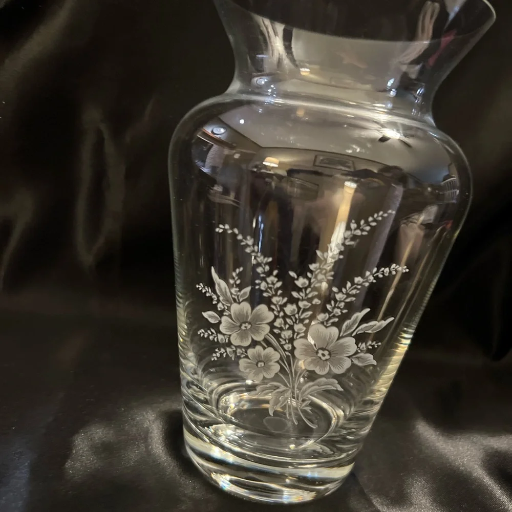 EUC~ Vintage Avon Fine Lead Crystal Vase.